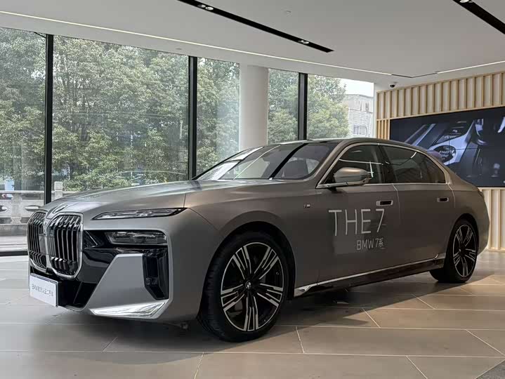 Фото 1 - BMW 7 Series