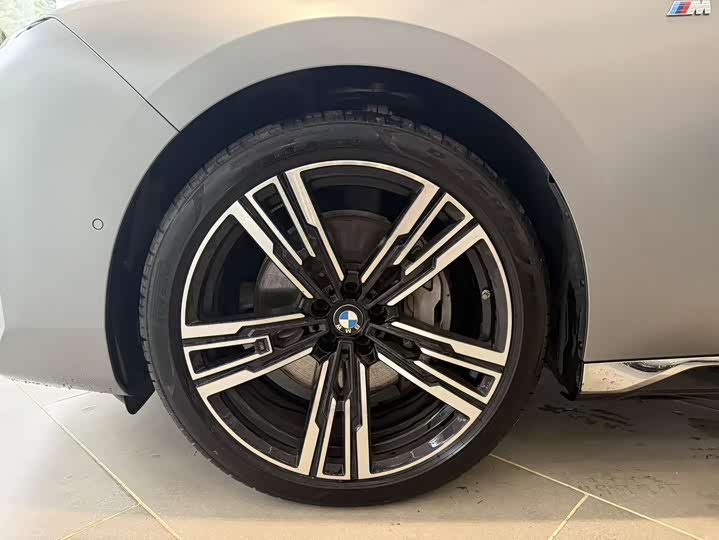 Фото 4 - BMW 7 Series