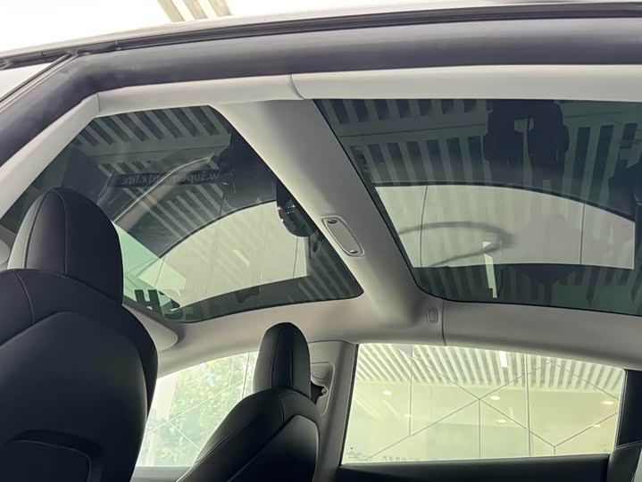 Фото 8 - Tesla Model 3