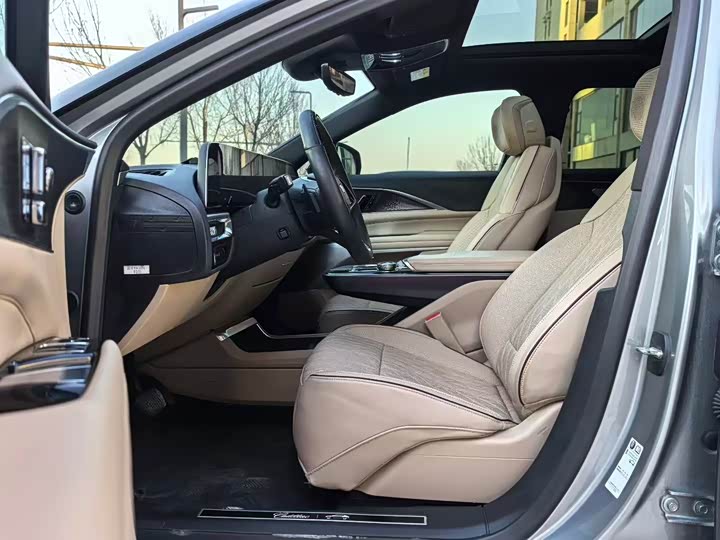 Фото 5 - Cadillac Lyriq