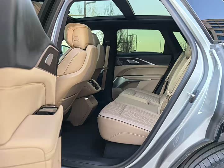 Фото 6 - Cadillac Lyriq