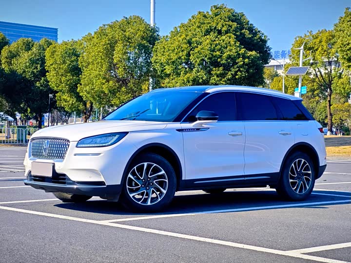 Photo 1 - Lincoln Corsair