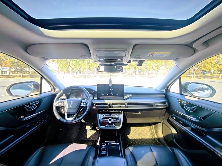 Photo 8 - Lincoln Corsair