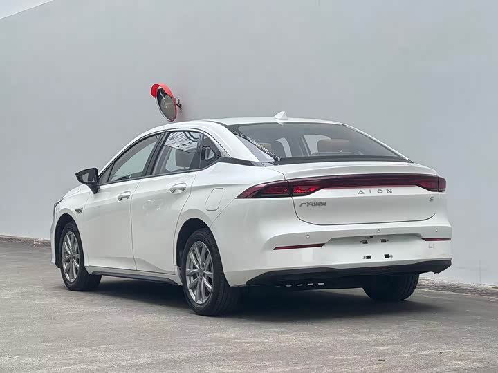 Фото 3 - GAC Aion S