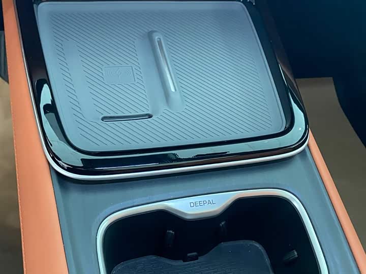 Фото 6 - Changan Deepal S05