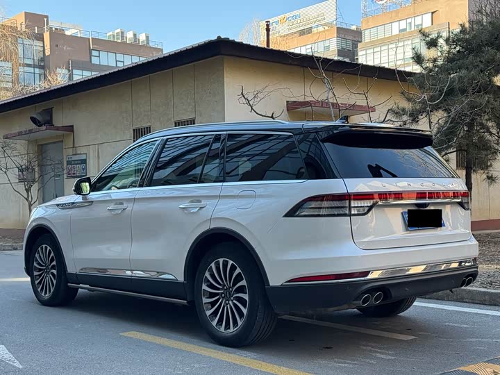 Фото 5 - Lincoln Aviator