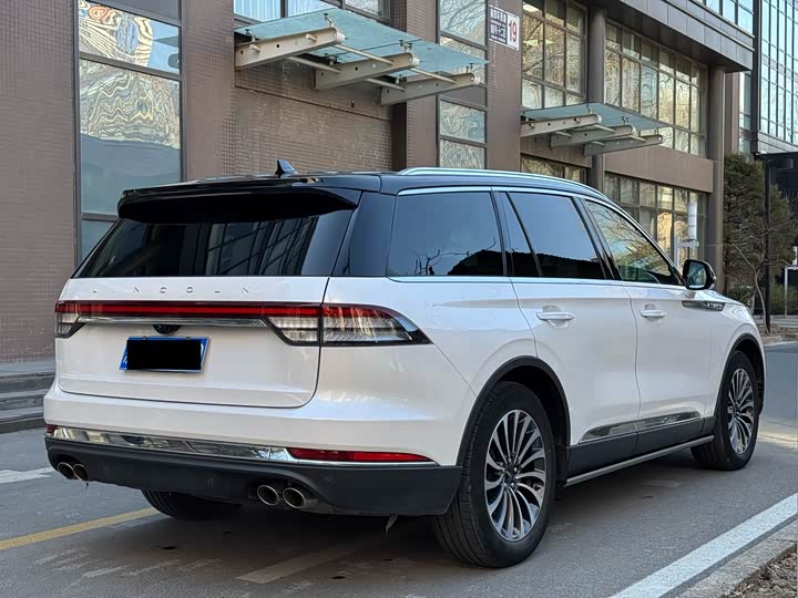 Фото 7 - Lincoln Aviator