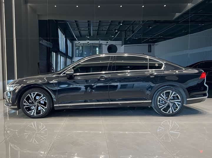 Фото 4 - Volkswagen Magotan