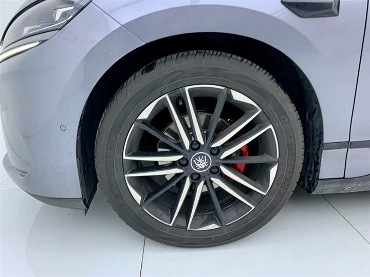 Фото 6 - BYD Qin L