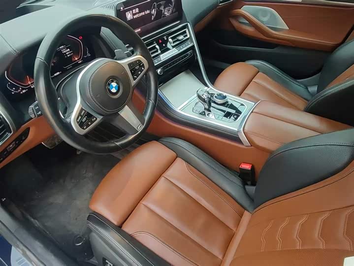 Фото 8 - BMW 8 Series