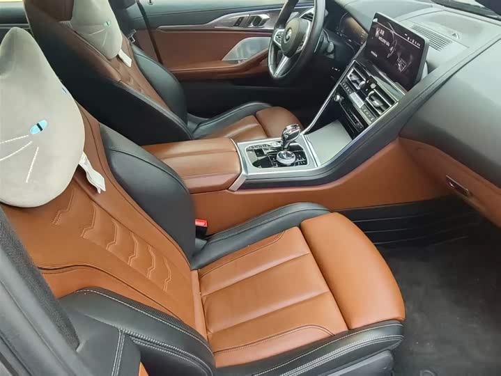 Фото 9 - BMW 8 Series