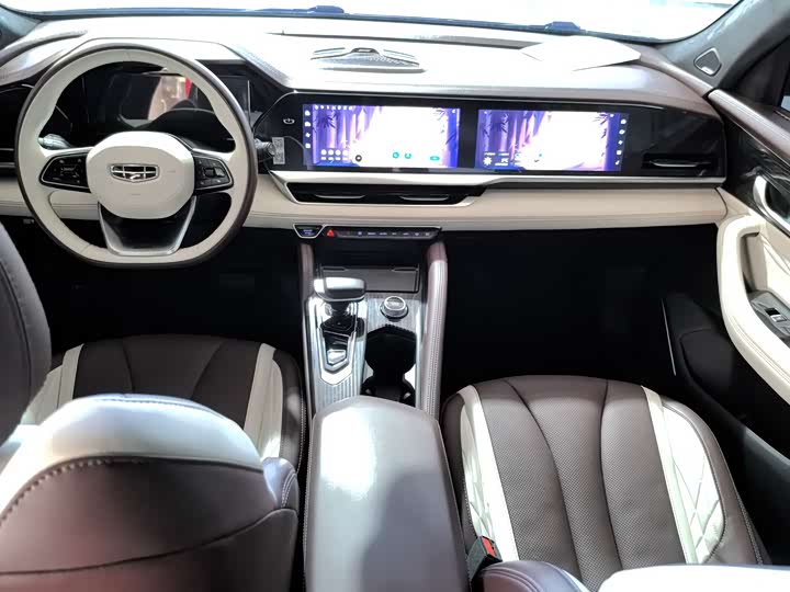 Фото 8 - Geely Monjaro