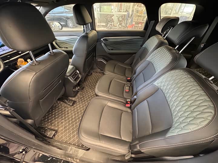 Photo 5 - Geely Okavango L