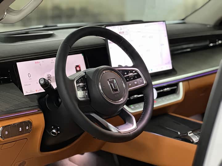 Фото 7 - Tank 500 Hybrid