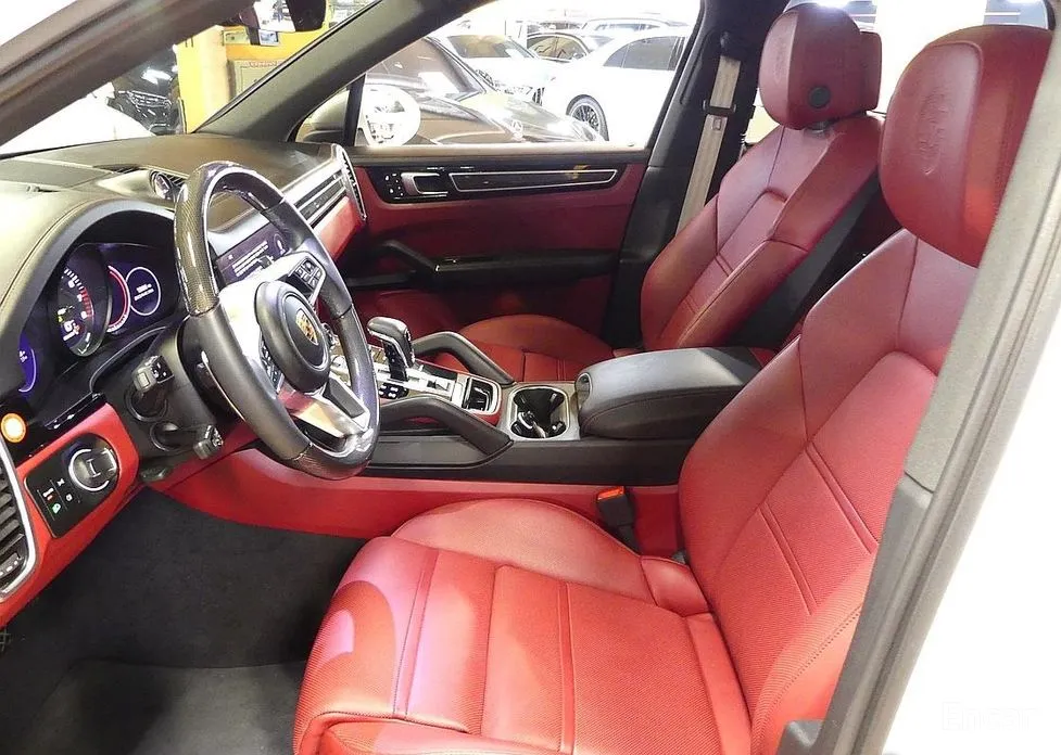 Фото 10 - Porsche Cayenne