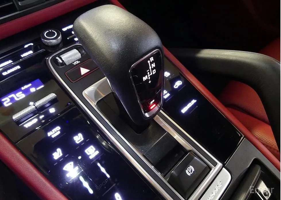 Фото 9 - Porsche Cayenne