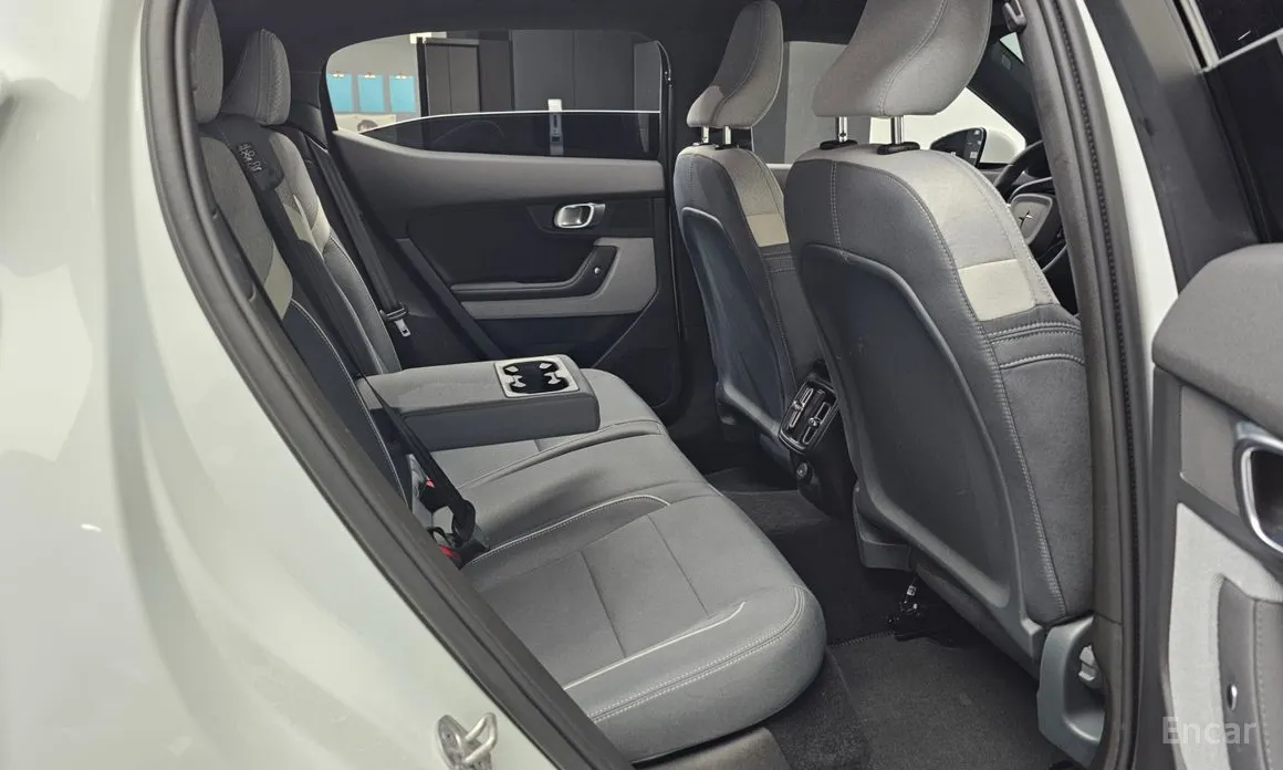 Фото 12 - Polestar 2