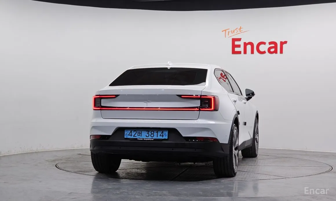 Фото 4 - Polestar 2