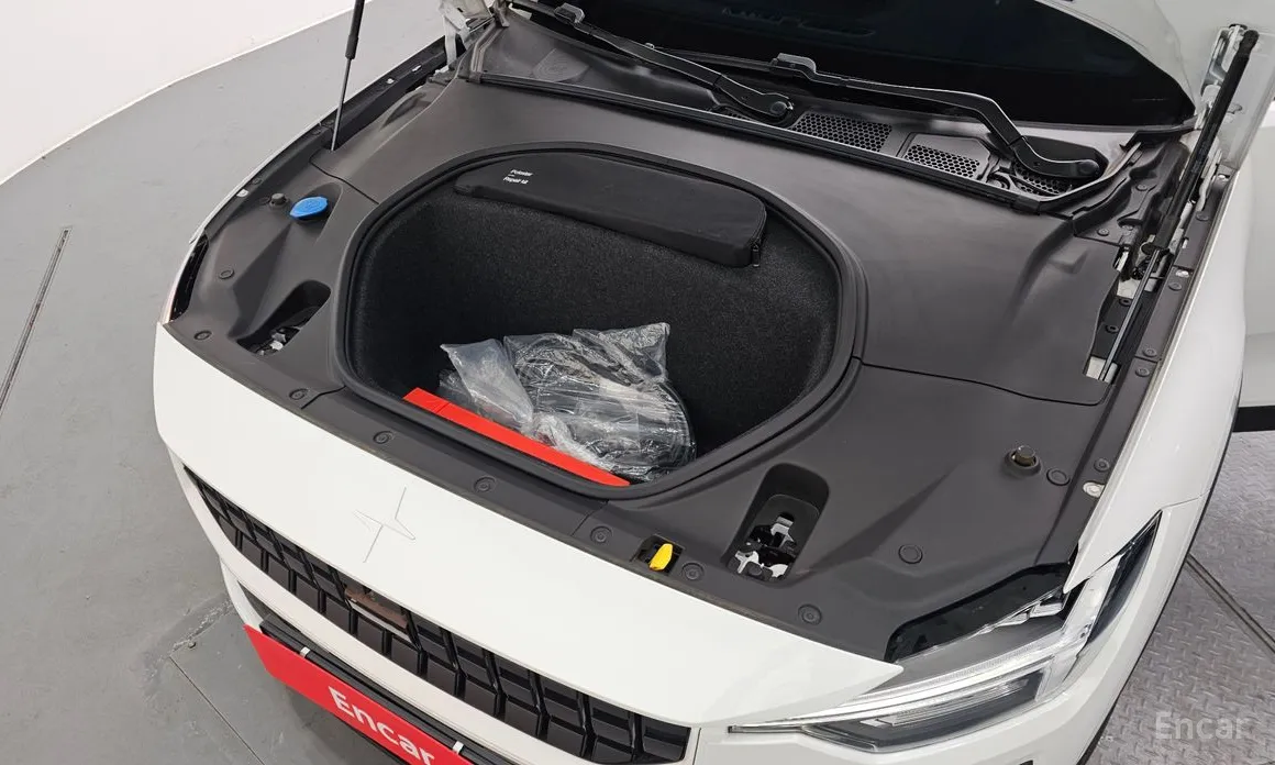 Фото 6 - Polestar 2