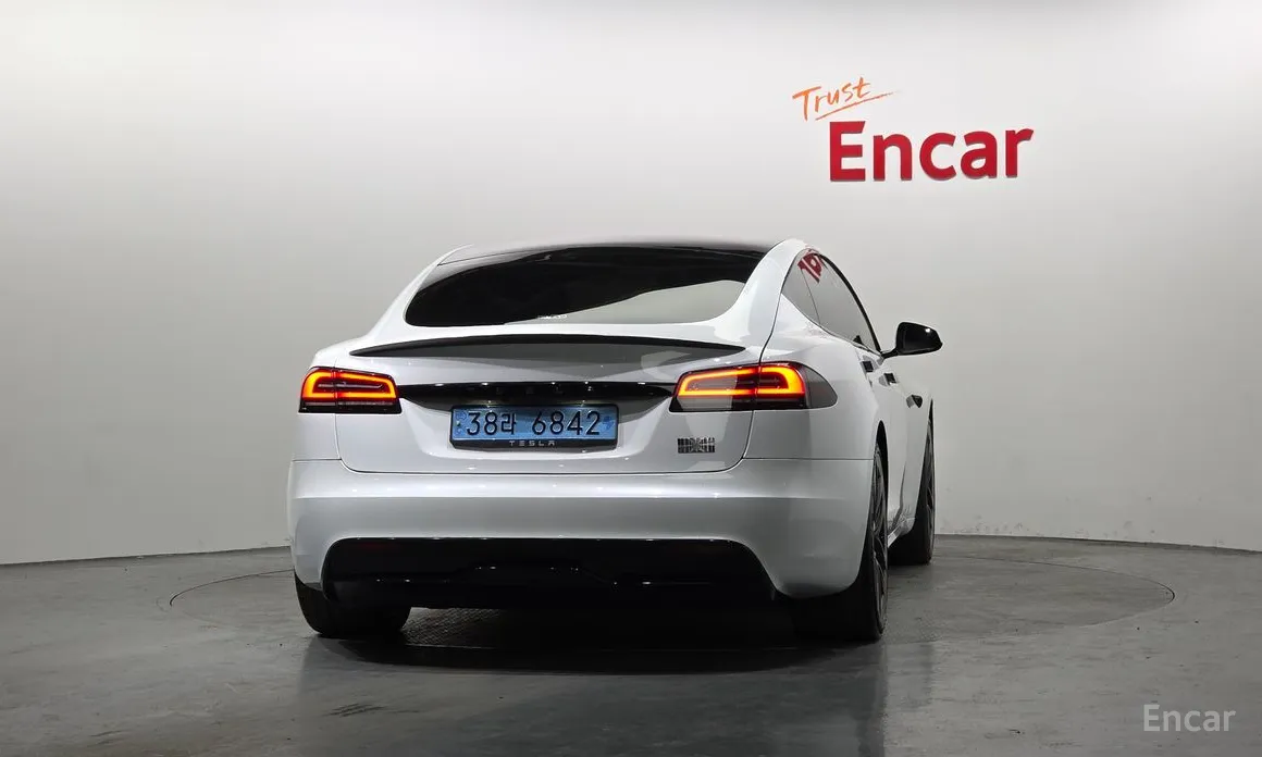 Фото 4 - Tesla Model S