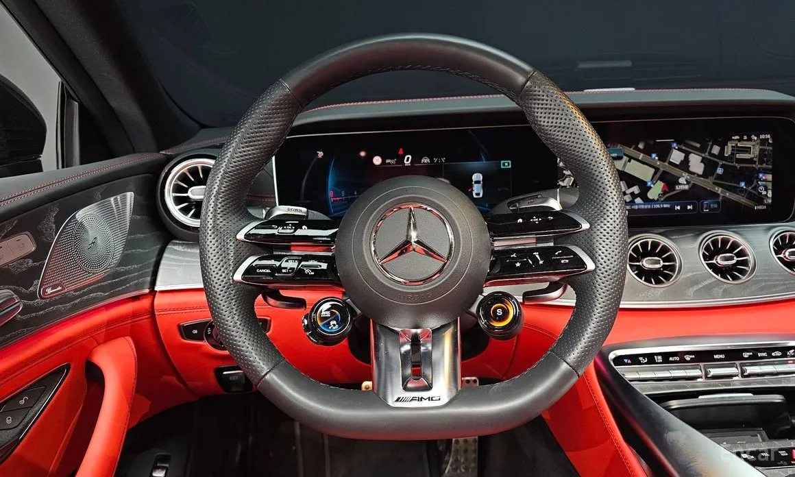 Фото 13 - Mercedes-Benz AMG GT