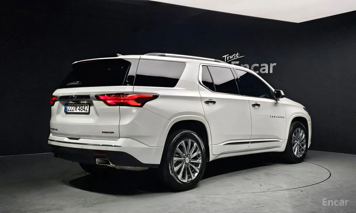 Фото 2 - Chevrolet Traverse