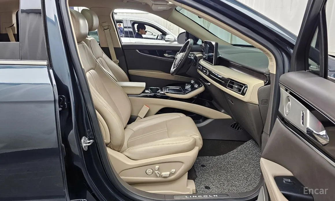 Фото 11 - Lincoln Nautilus