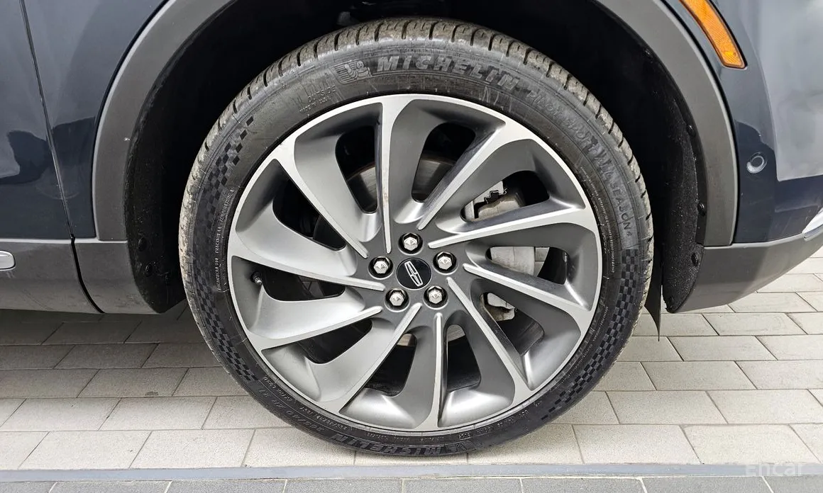 Фото 5 - Lincoln Nautilus