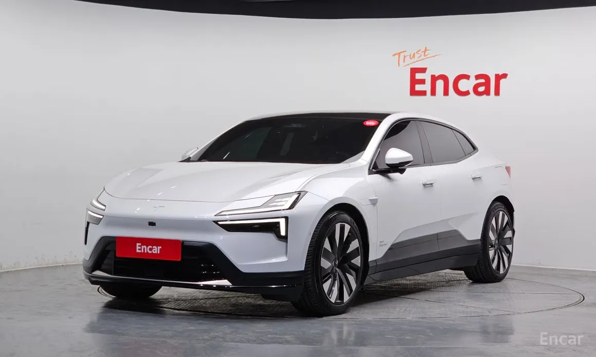 Фото 1 - Polestar 4