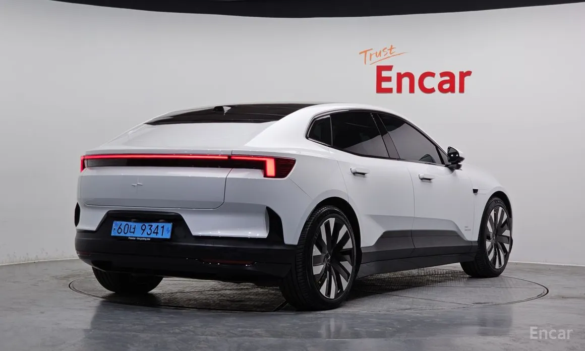 Фото 2 - Polestar 4