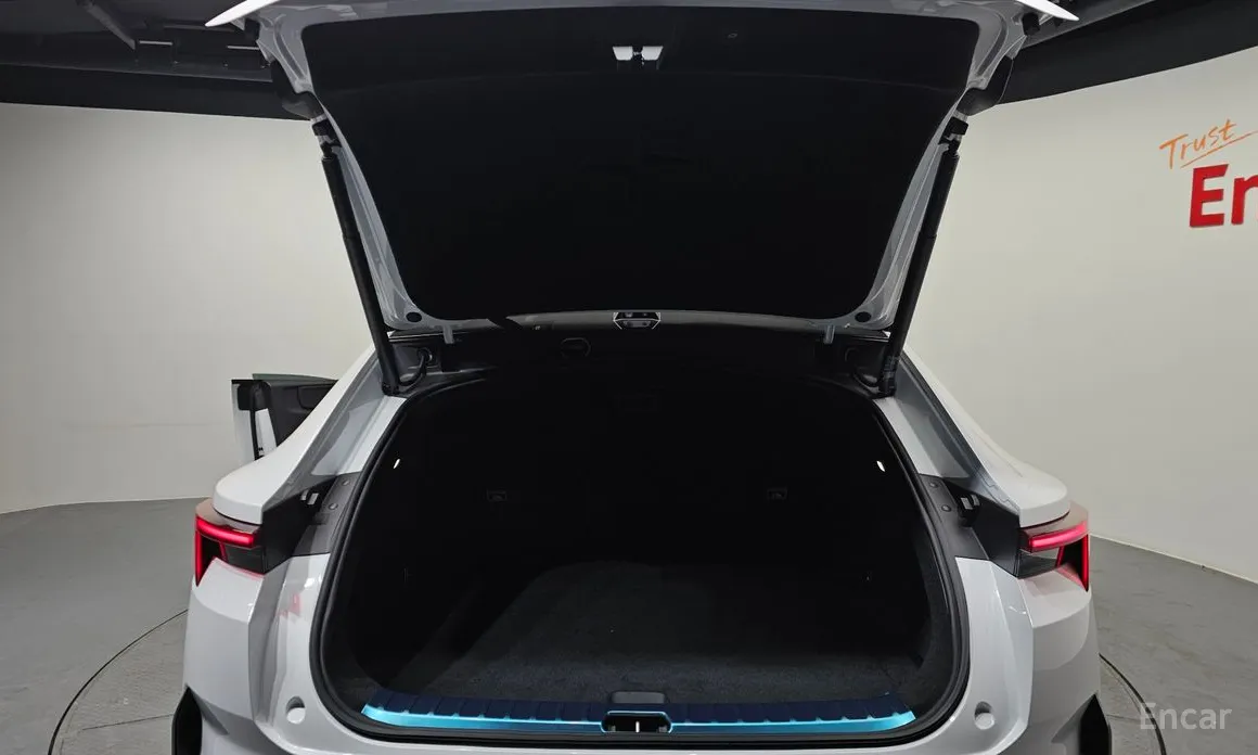 Фото 20 - Polestar 4