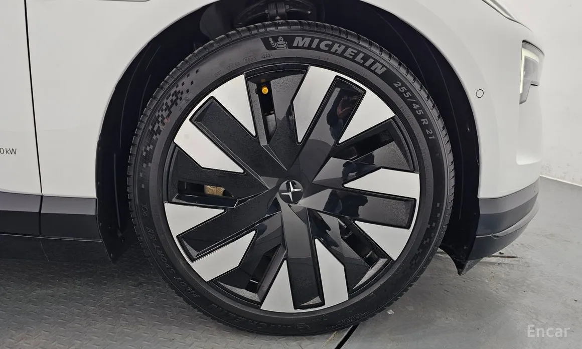 Фото 5 - Polestar 4