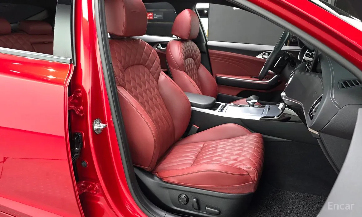 Фото 10 - Kia Stinger