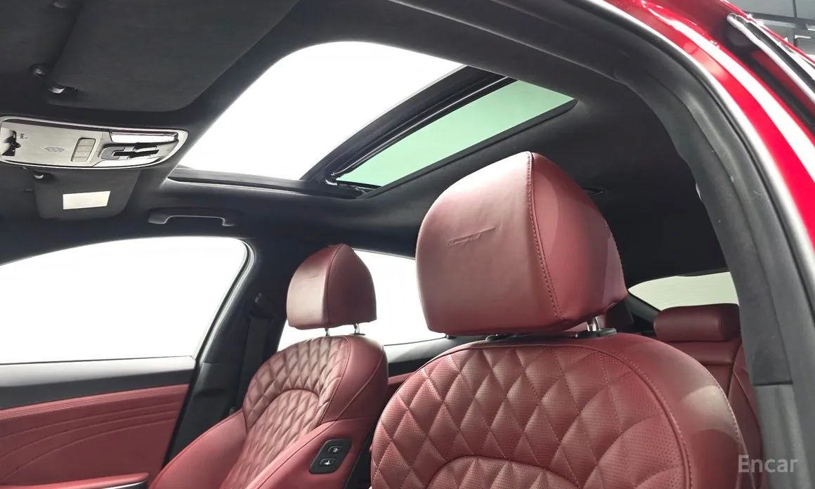 Фото 17 - Kia Stinger