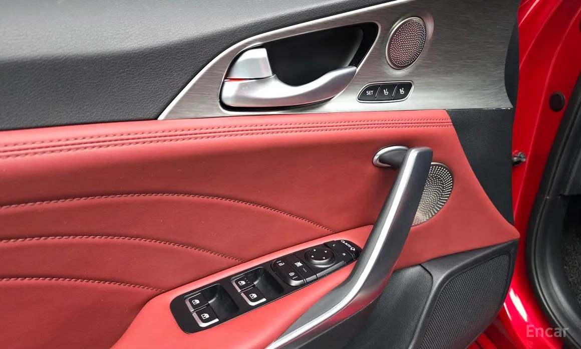 Фото 18 - Kia Stinger