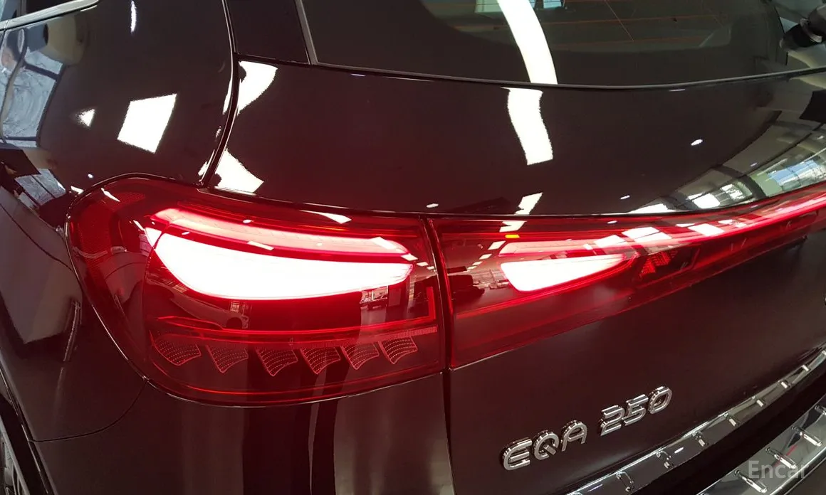 Фото 10 - Mercedes-Benz EQA