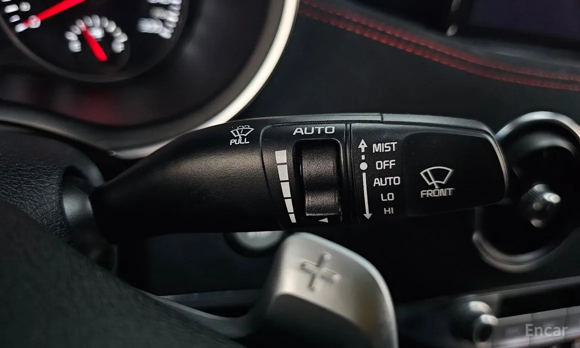 Фото 17 - Kia Stinger