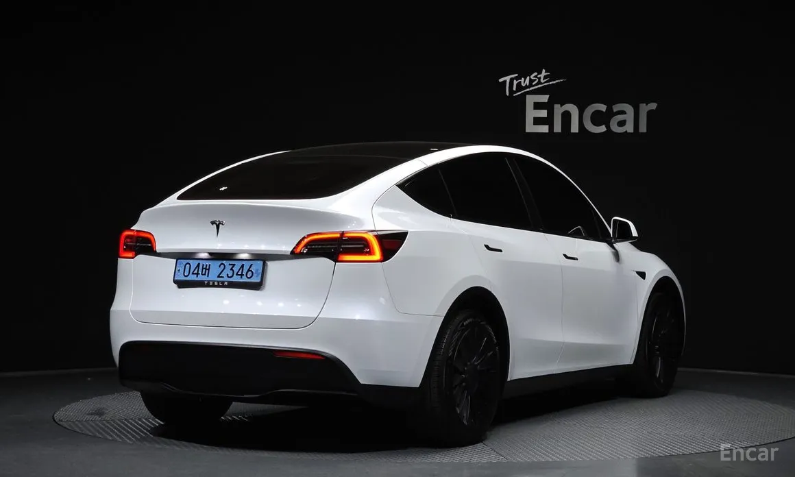 Фото 2 - Tesla Model Y