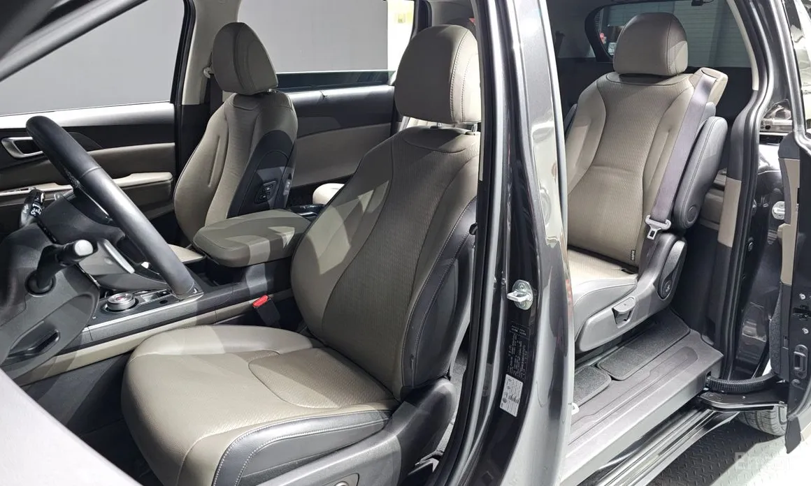 Фото 12 - Kia Carnival