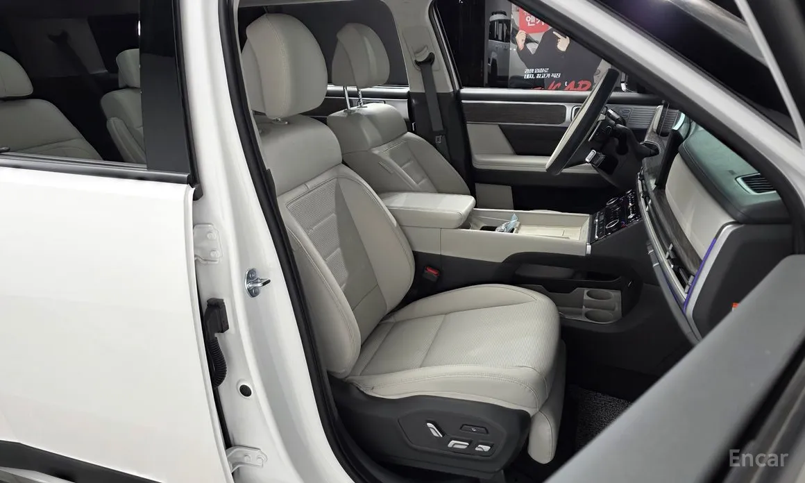 Фото 10 - Hyundai Santa Fe