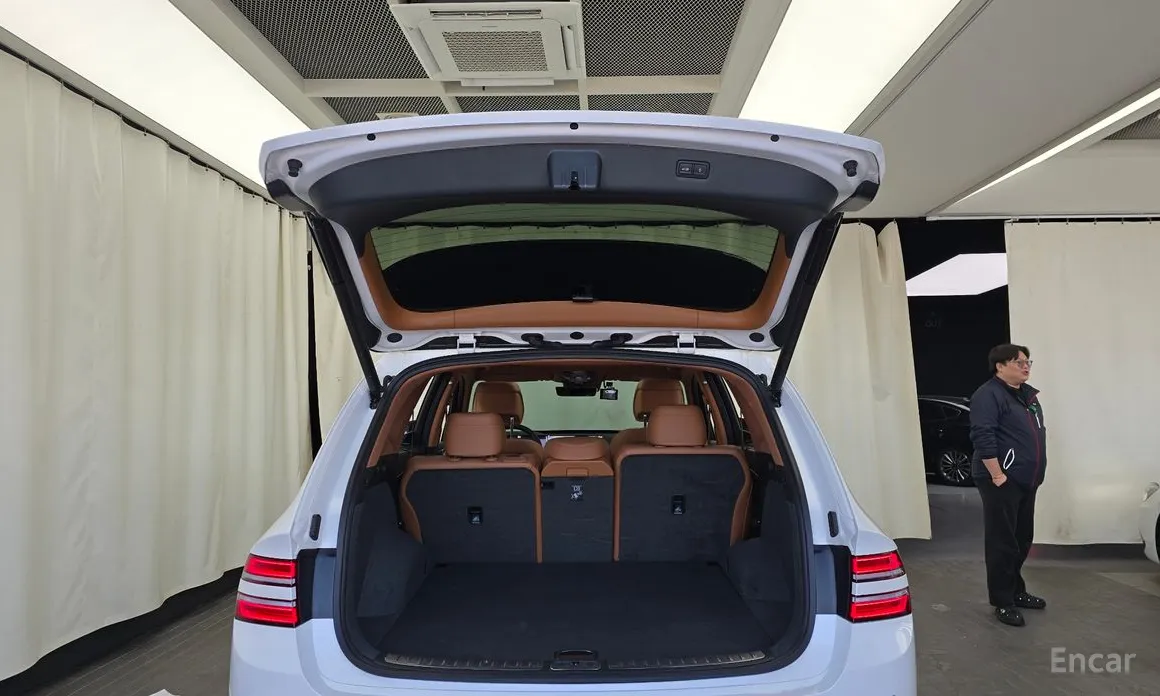 Фото 20 - Genesis GV80