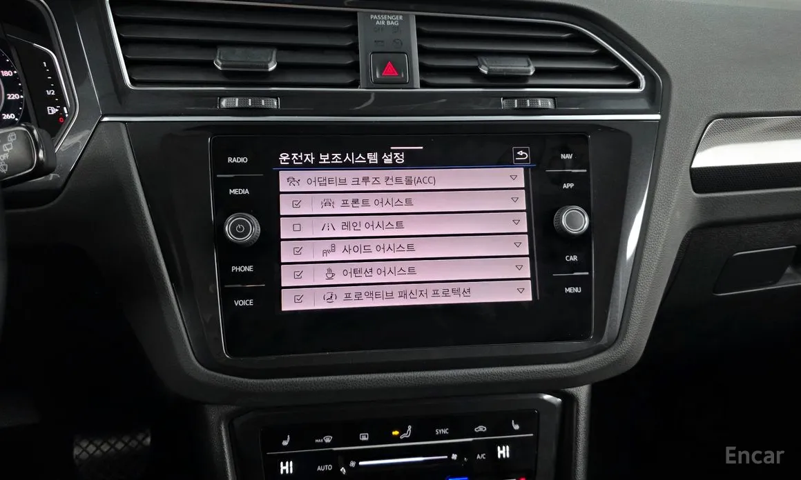 Фото 16 - Volkswagen Tiguan