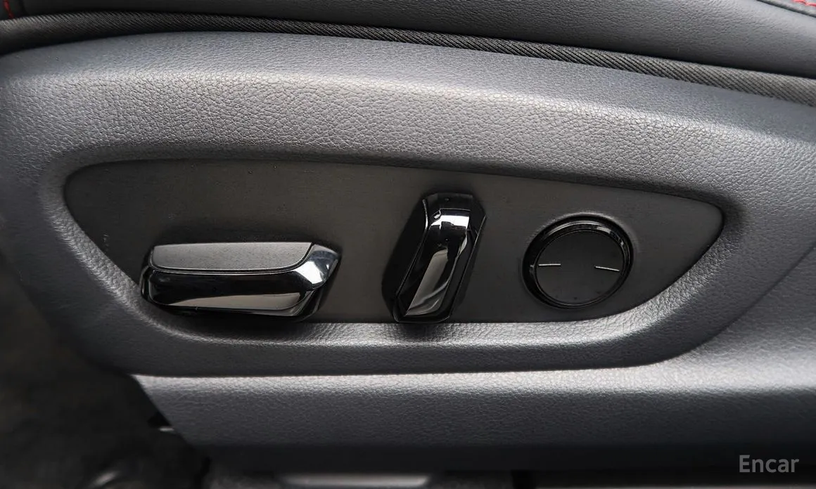 Фото 16 - Lexus UX