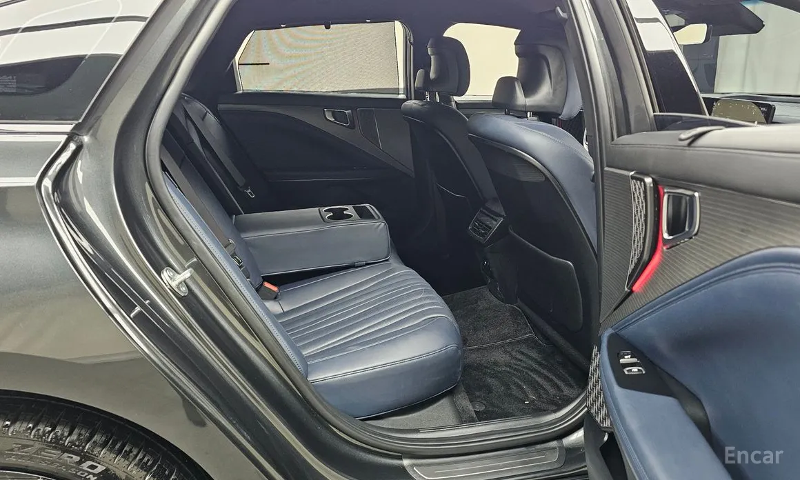 Фото 12 - Kia K8