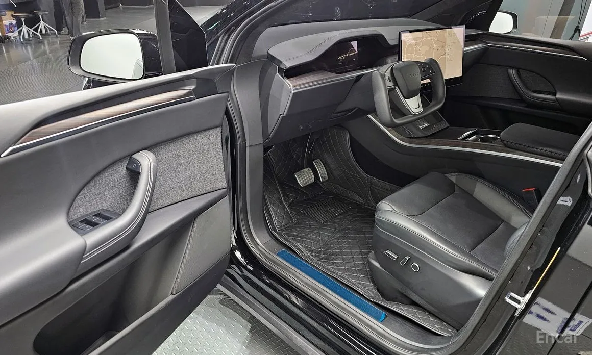 Фото 10 - Tesla Model X