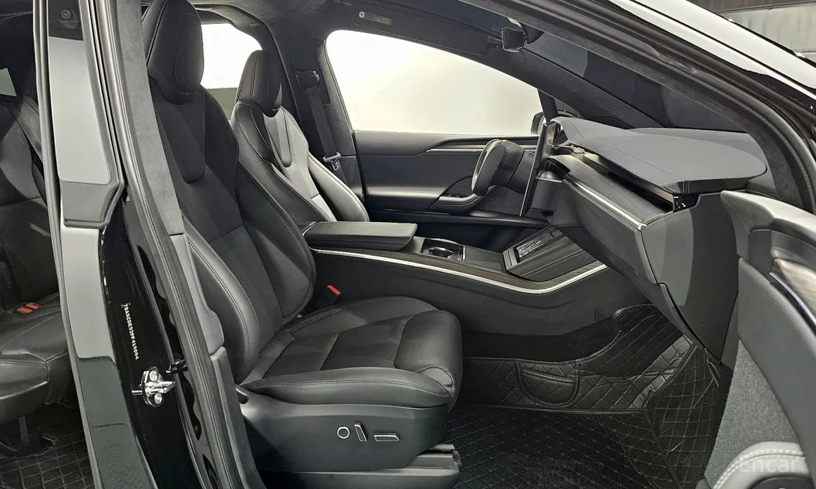 Фото 11 - Tesla Model X