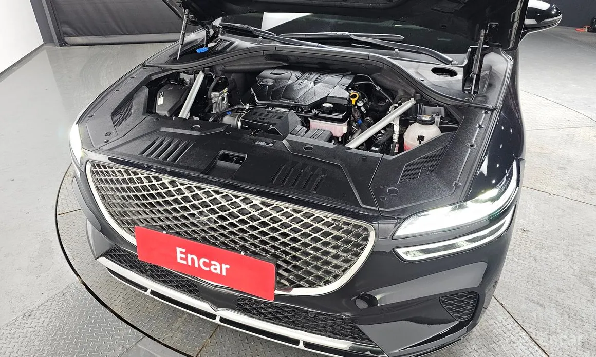 Фото 6 - Genesis GV70
