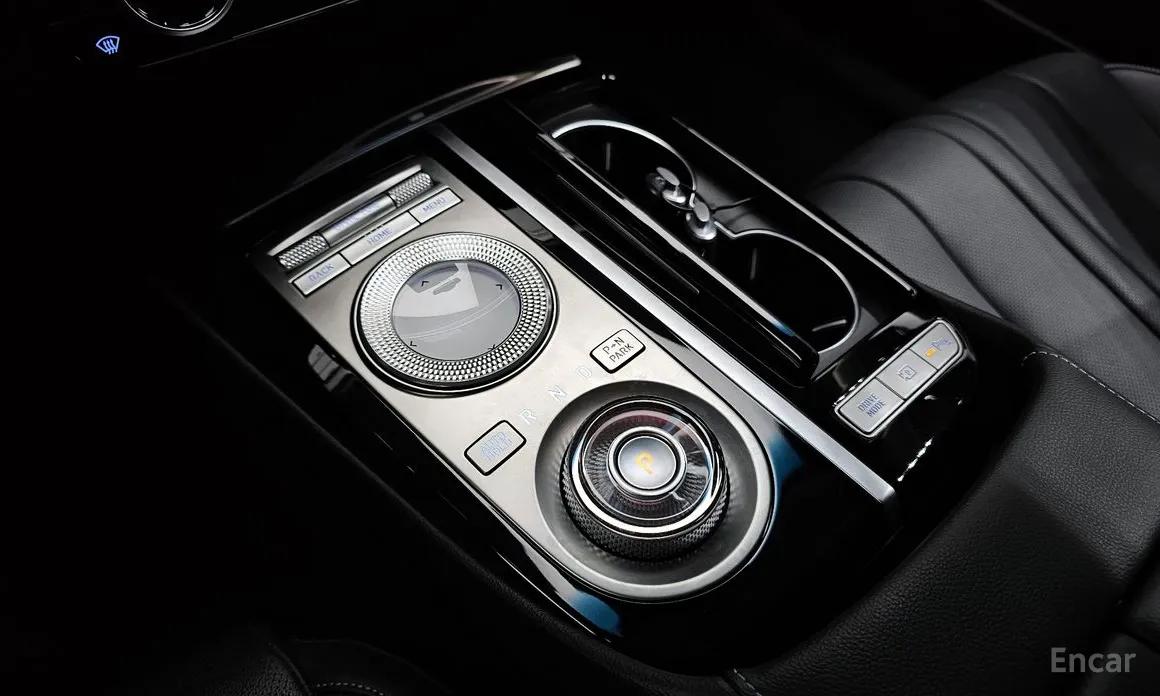 Фото 9 - Genesis G80