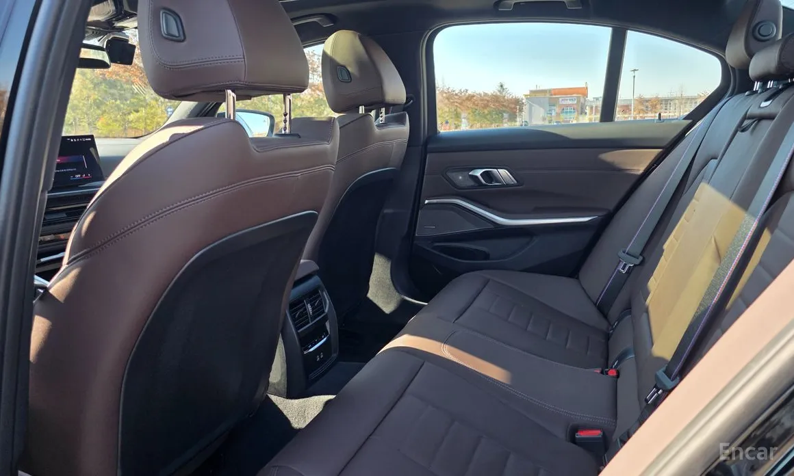 Photo 11 - BMW 3 Series