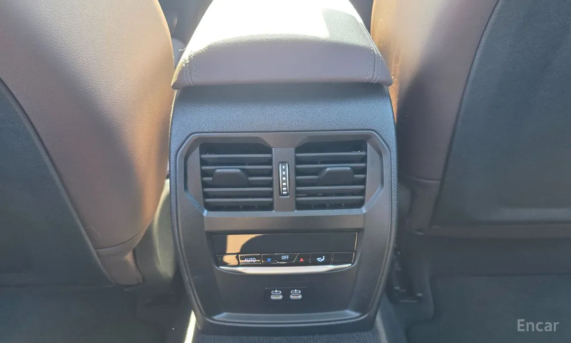 Photo 18 - BMW 3 Series